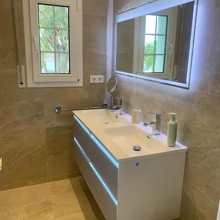 Holiday home Casa Oasis Canal Empuriabrava